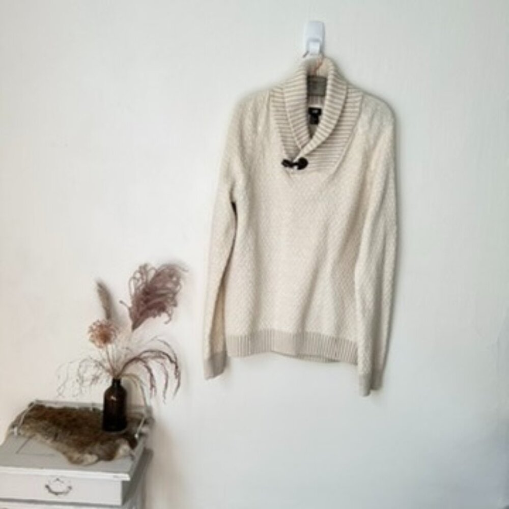 H&M cream boatneck men's knit sweater